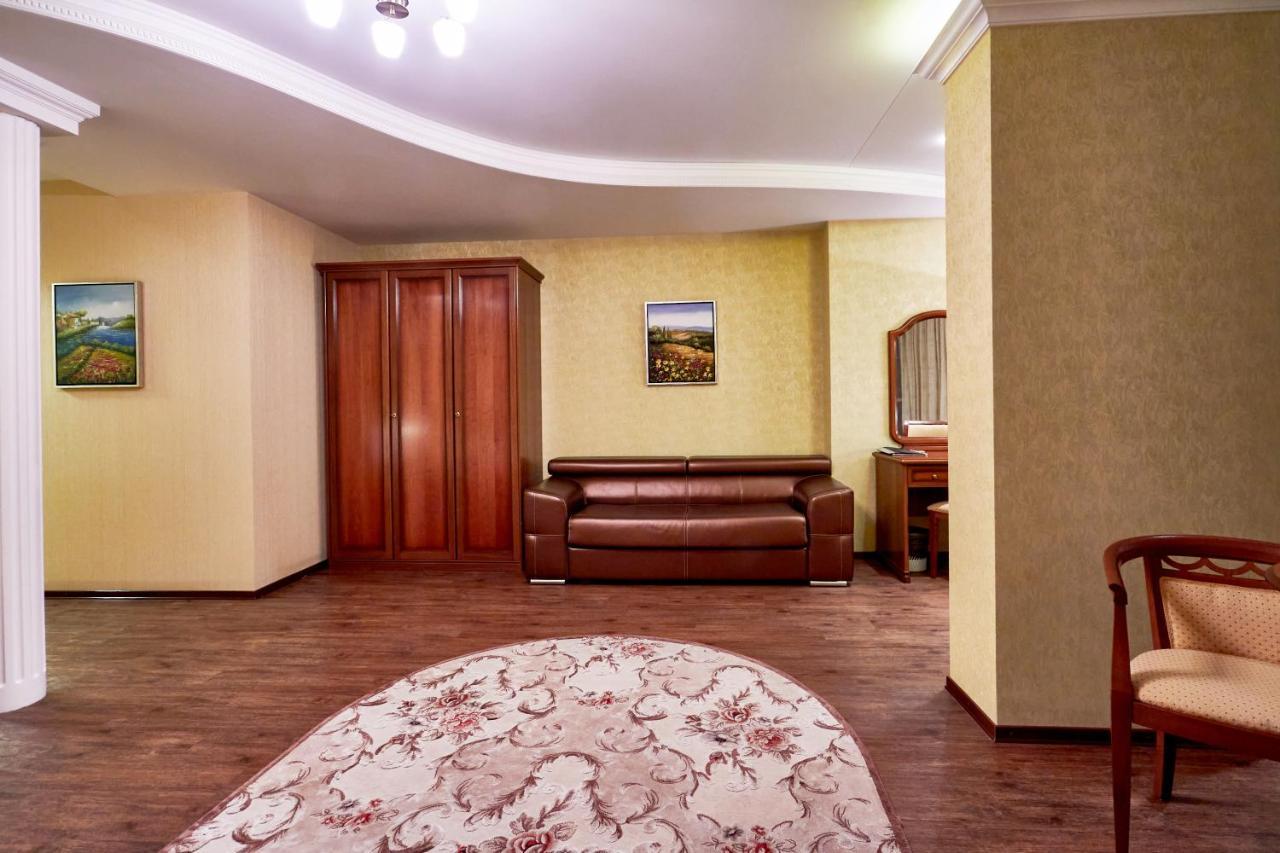 Pioneer Luxe Hotel Saratov Eksteriør bilde